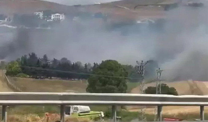 Silivri'de anız yangını: Evlere ilerliyor!