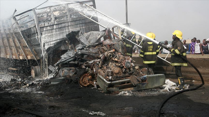 Nijerya'da otobüs kazası: 13 ölü