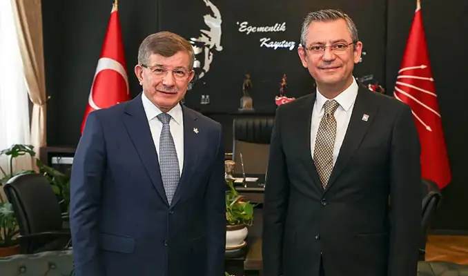 Özgür Özel, Ahmet Davutoğlu ile bir araya geldi