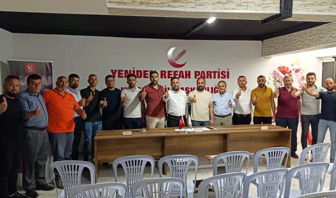 Yeniden Refah Partisi'nden 80 isim istifa etti
