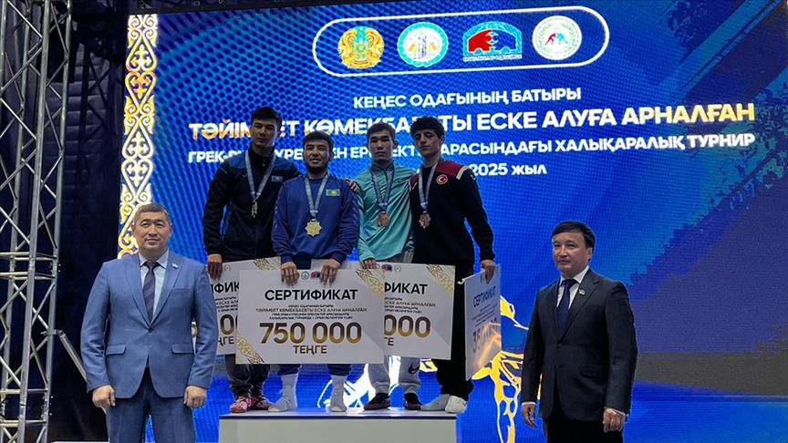 Milli güreşçilerden  Kazakistan'da 2'si altın 5 madalya