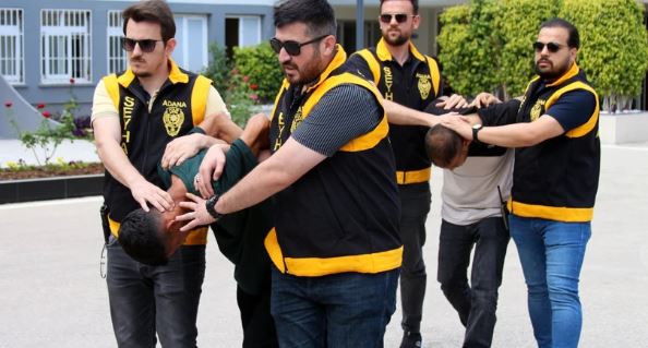 İş insanına sevgilisinden tuzak! Gasp edildi