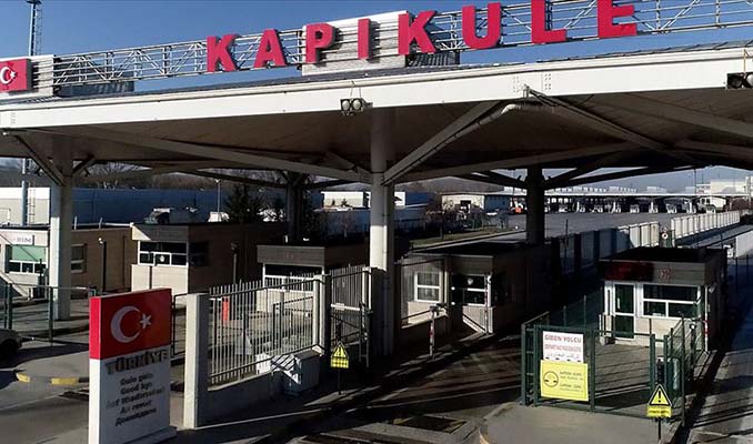 Gümrüklerde yoğunluğa yaz mesaisi