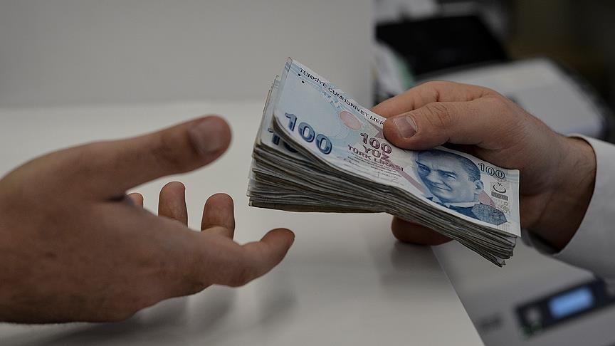 Halk asgari ücrete ara zam istiyor!