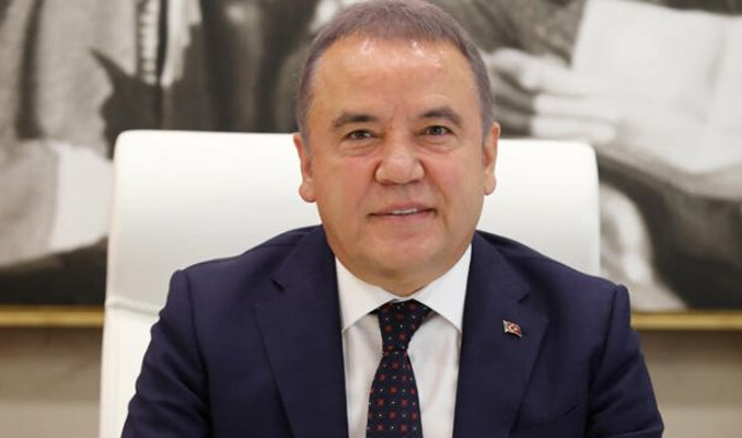 Antalya Büyükşehir Belediye Başkanı Muhittin Böcek görevden uzaklaştırıldı