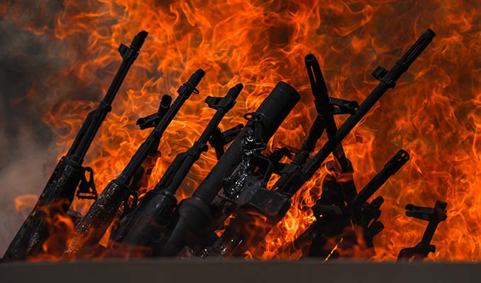AFP'den BBC'ye... PKK'nın silah yakması dünya gündeminde