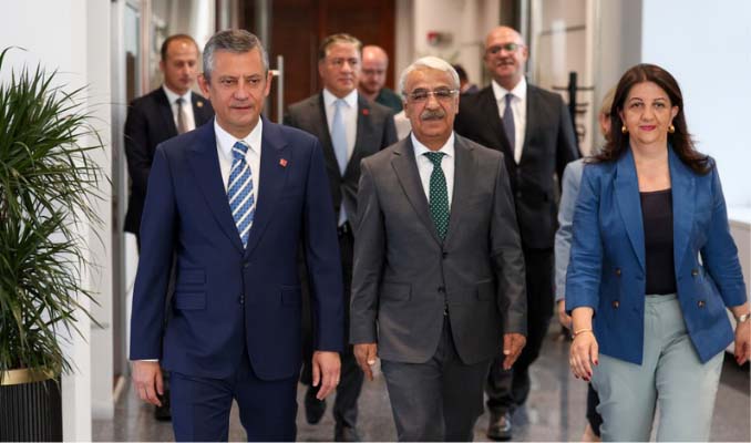 DEM Parti, Özel’le barış sürecini görüştü