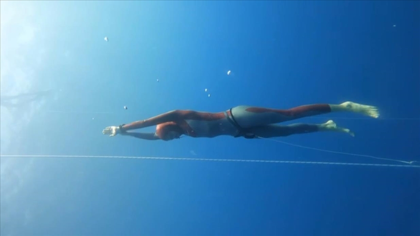 Milli sporcu Birgül Erken 38 metre ile Türkiye rekoru kırdı