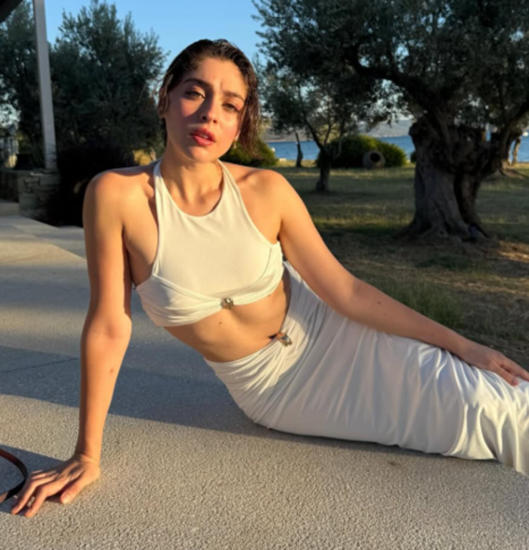 Cemre Bayselin yeni tatil rotası belli oldu Kısa sürede binlerce beğeni