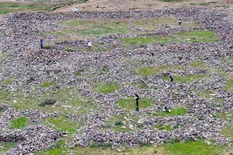 3 bin rakımda işaretli taşlar bulundu 12 kişilik ekip bölgede: Bizi şaşırtan durum