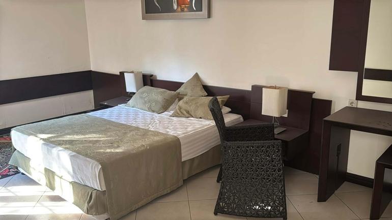 Marmaris’te 15 Temmuz’un izleri: Darbecilerin ateş ettiği 80 mermi izli oda muhafaza ediliyor