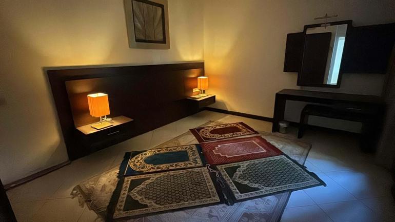 Marmaris’te 15 Temmuz’un izleri: Darbecilerin ateş ettiği 80 mermi izli oda muhafaza ediliyor