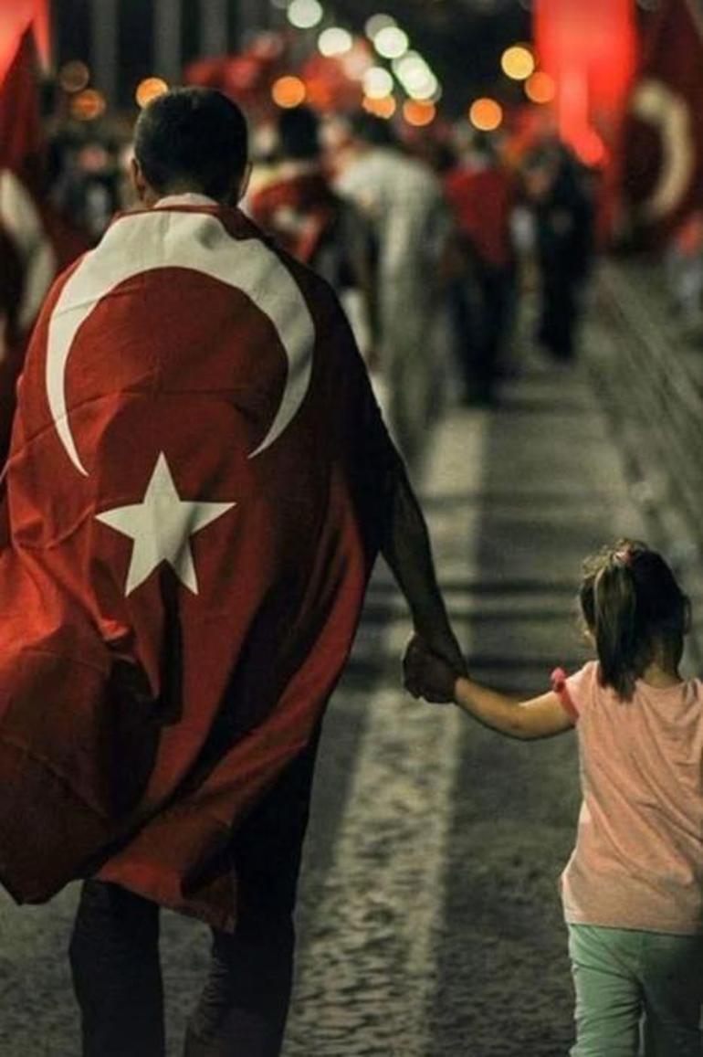 Ünlülerden 15 Temmuz Demokrasi ve Milli Birlik Günü paylaşımları