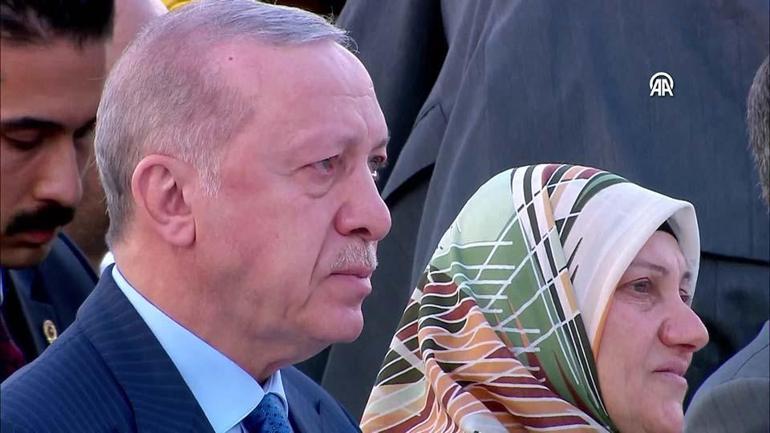 Cumhurbaşkanı Erdoğan, 15 Temmuz belgeselini izlerken gözyaşlarını tutamadı