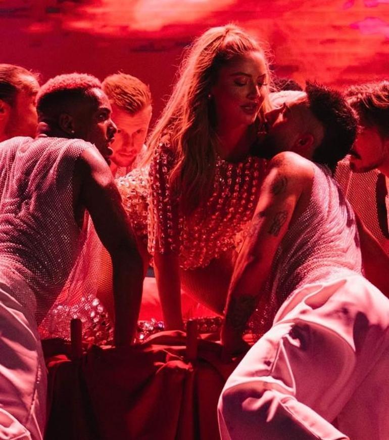 Filtresiz ve photoshopsuz hali Hadise yarattı Instagramdan tokat gibi cevap verdi