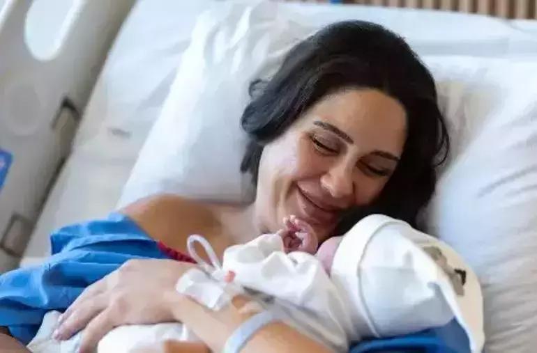 İlk kez anne olmanın sevincini yaşıyor Keyifçi meleğim