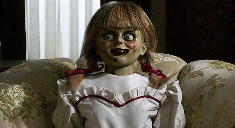 Lanetli bebek Annabelle ile karşılaştı: Kara Enerji Turu ölümle bitti