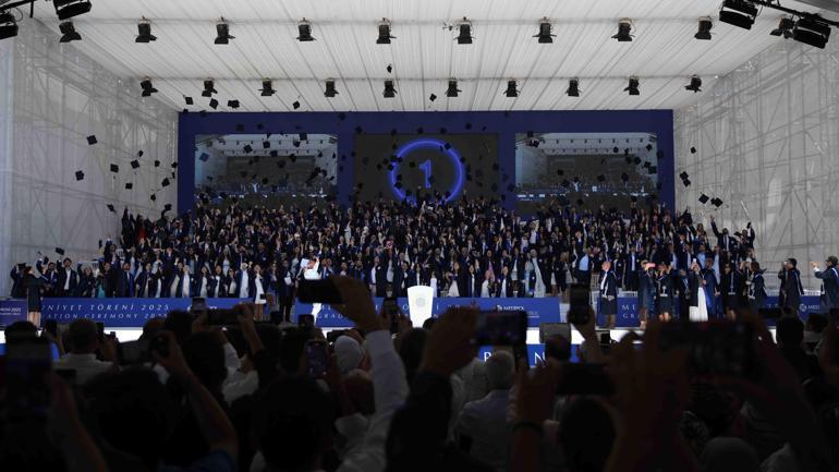 İlber Ortaylının sözleri mezuniyet törenine damgasını vurdu