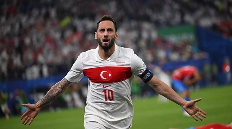Kolombiyalı gençler Türk futbolculara selam çaktı