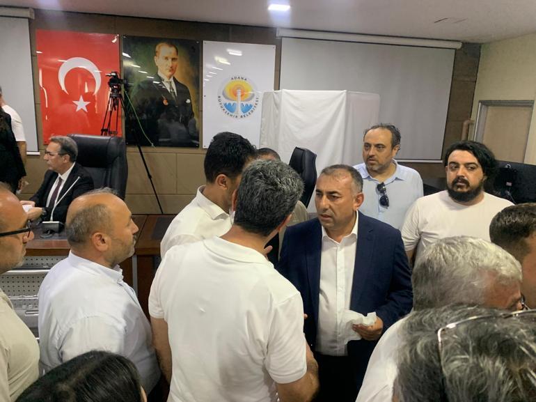 Adanada Zeydan Karaların yerine başkan vekili Güngör Geçer seçildi