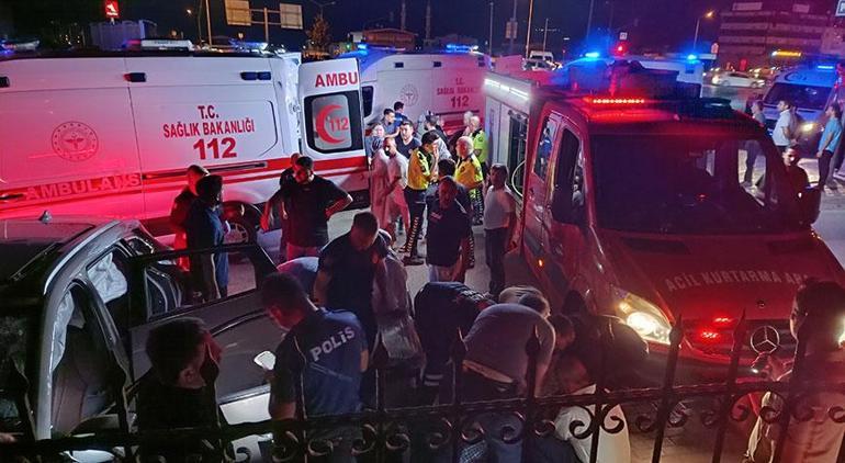Kırmızı ışık ihlali kaza ile sonuçlandı: 8 yaralı var