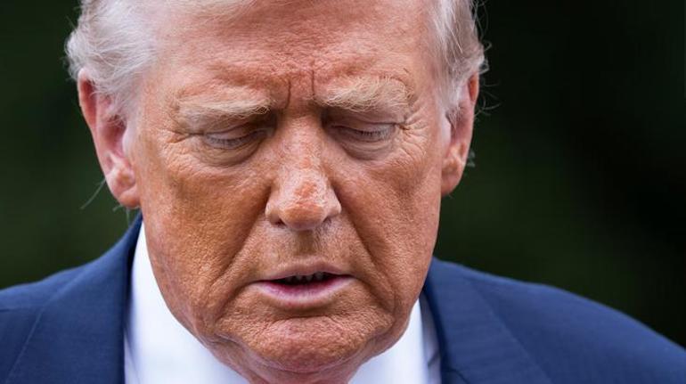 Trump ve cinsel istismar suçlusu Epstein ilişkisine dair 5 soru