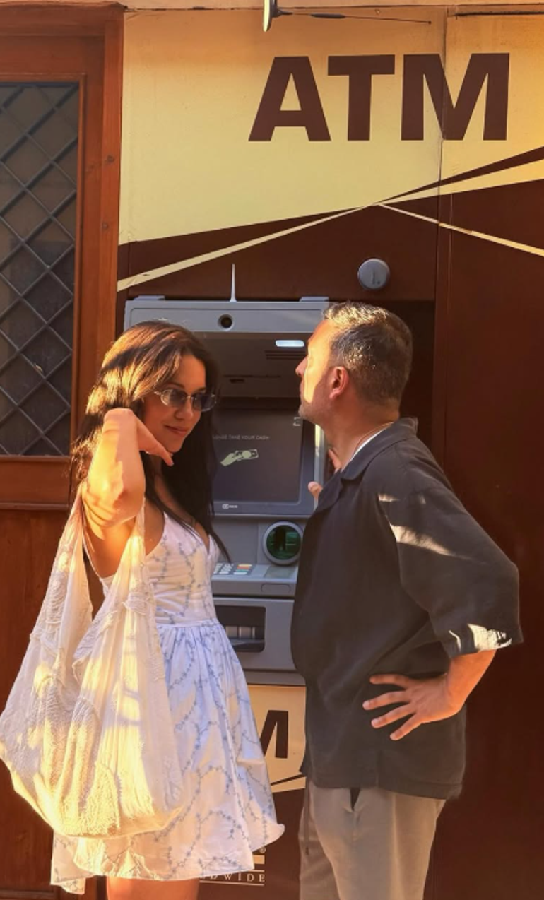 Hazal Subaşı ve Oğuzhan Koç çifti aşka geldi