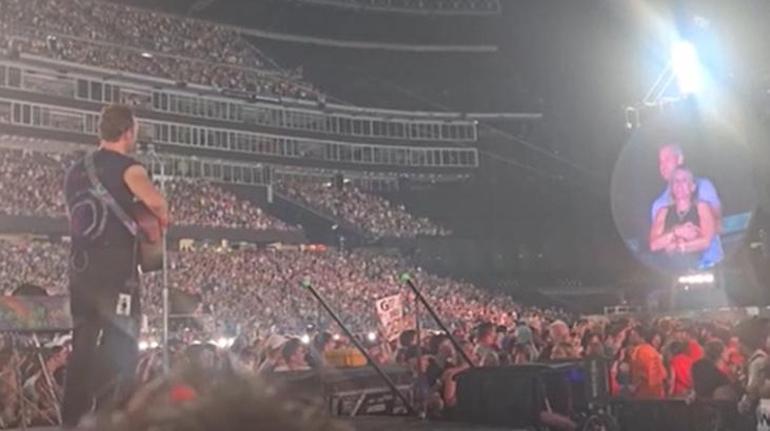 Coldplay skandalıyla dalga geçti Ünlü şarkıcı konser öncesi seyircileri uyardı