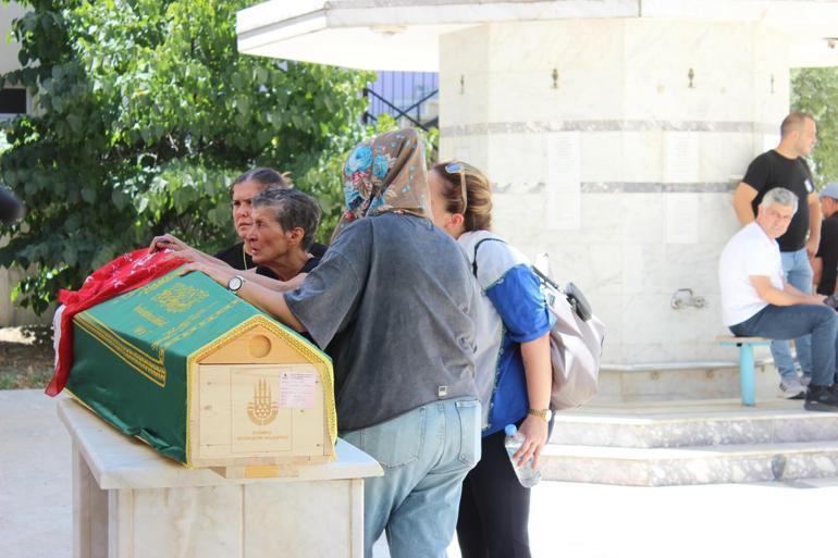 Yarış sunucusu Esen Gök, memleketi Aydında son yolculuğuna uğurlandı