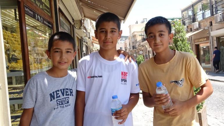 Kentte sıcak hava hayatı durma noktasına getirdi Dondurma yesek de fayda etmiyor, böylesini görmedim
