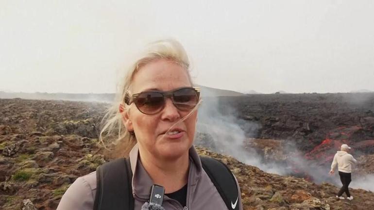 İzlanda’da yanardağ patlamaları devam ediyor
