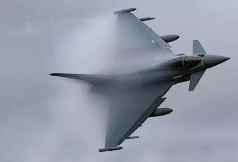 Son Nesil Savaş Uçağı Eurofighter Typhoon: Eurofighter Typhoon Nedir, Teknik Özellikleri Neler Türkiyeye Satışına Onay Geldi