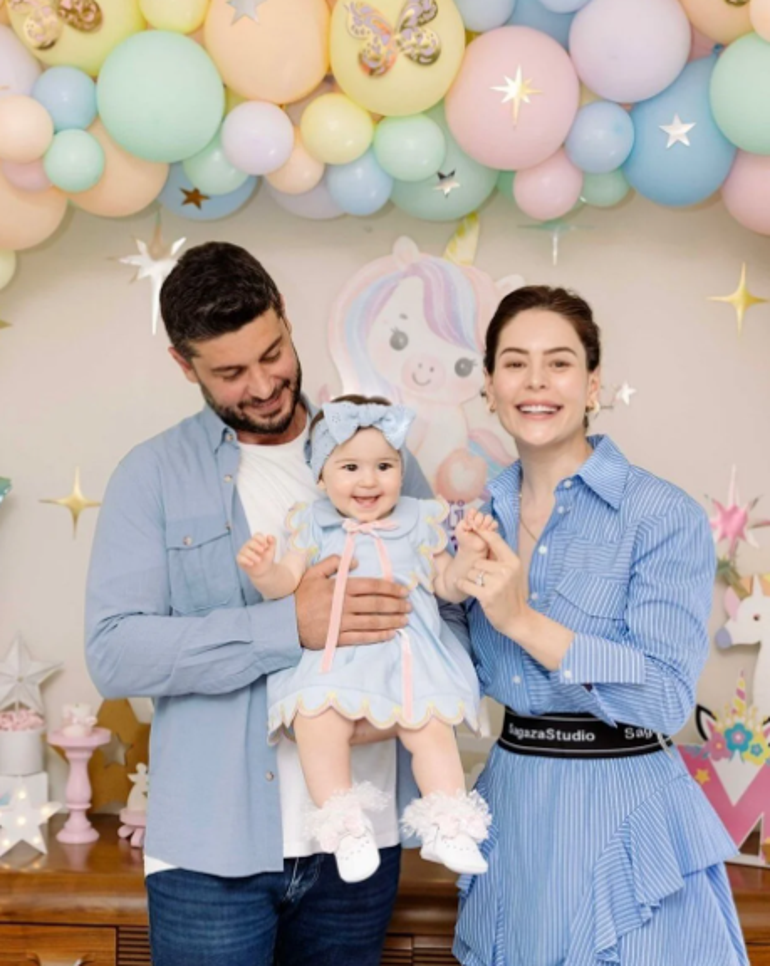 Hazal Kaya ve Yıldız Çağrı Atiksoyun kızları buluştu Duygu dolu paylaşım