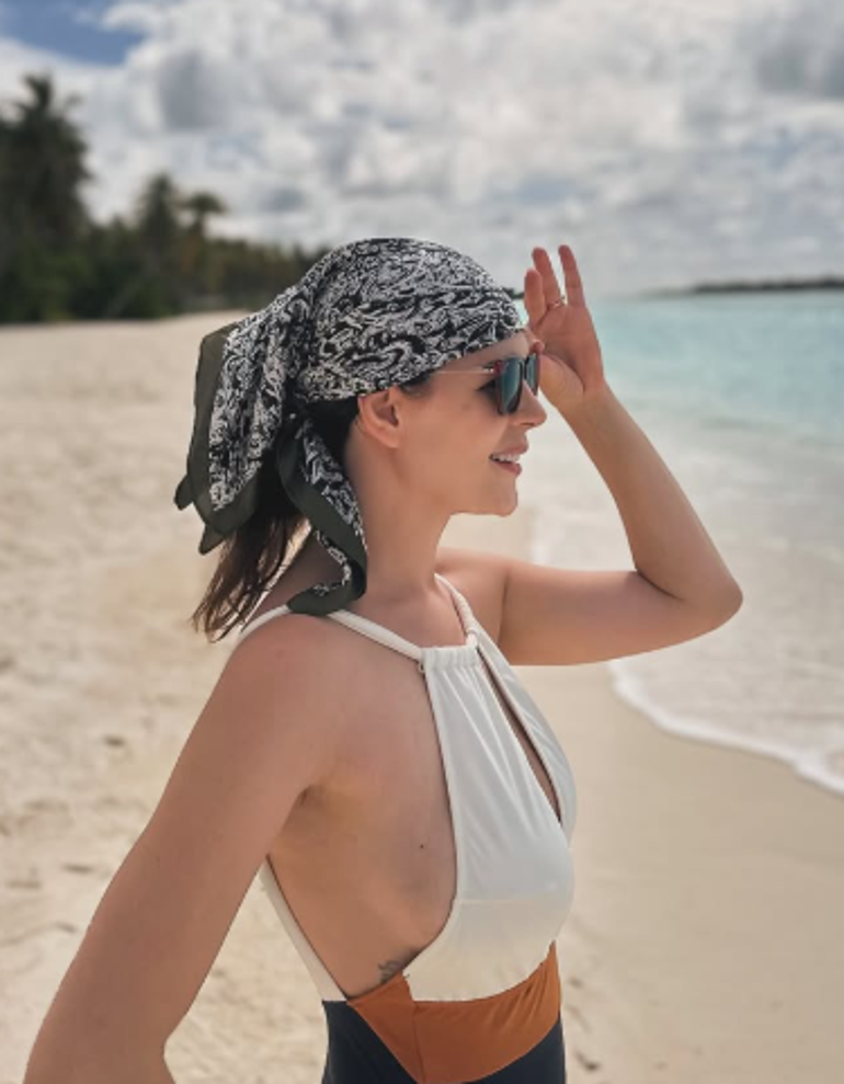 Hazal Kaya ve Yıldız Çağrı Atiksoyun kızları buluştu Duygu dolu paylaşım