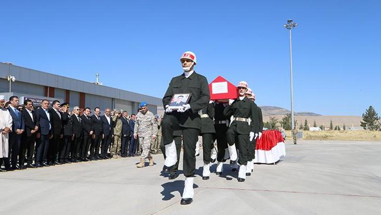 Şehit Üsteğmen Tuğrul Özsunun naaşı memleketi Edirneye gönderildi