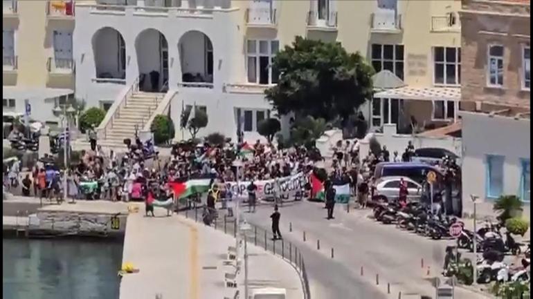 Yunan Adası’nda İsrail protestosu: Turistlere giriş engeli