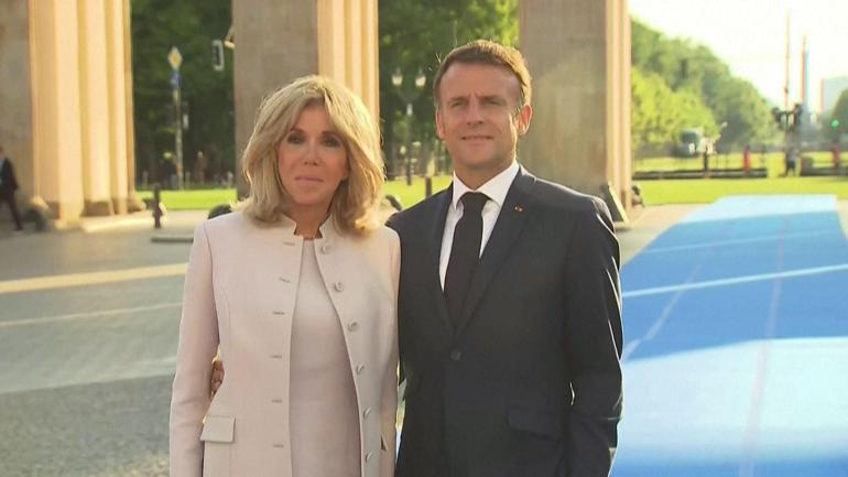Macron’un eşi Brigitte hakkında ‘erkek’ iddiasına ABD’de dava