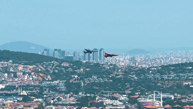 HÜRJET ve HÜRKUŞ İstanbul semalarında havalandı