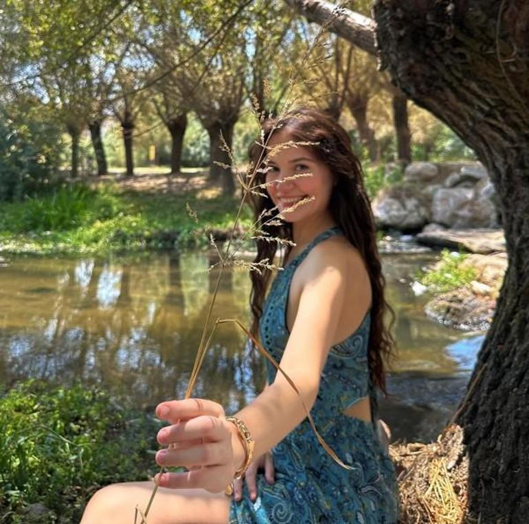 Yağmur Yüksel Yeşillenirim notuyla paylaştı Instagram pozlarına beğeni yağdı
