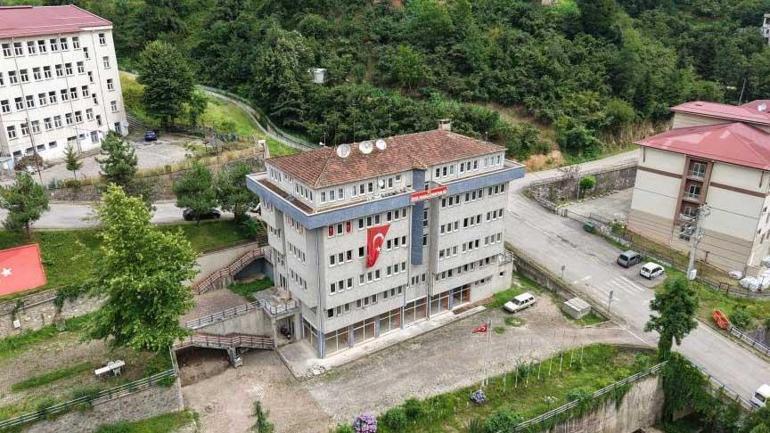 ‘Şato’ gibi muhtarlık binası Sosyal medyada paylaşılan bir fotoğraf ortalığı karıştırdı