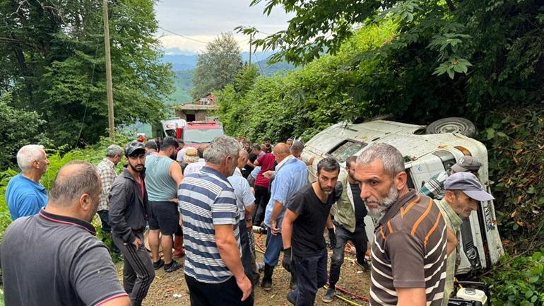 Rizede çay işçilerini taşıyan araç devrildi: 2 ölü, 3 yaralı