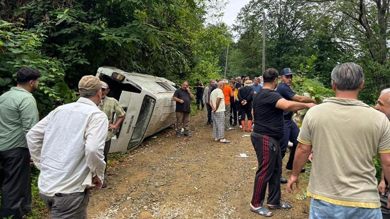 Rizede çay işçilerini taşıyan araç devrildi: 2 ölü, 3 yaralı