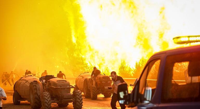 Son dakika... Ciğerlerimiz yanıyor Bursada alevler yerleşim yerlerini tehdit ediyor