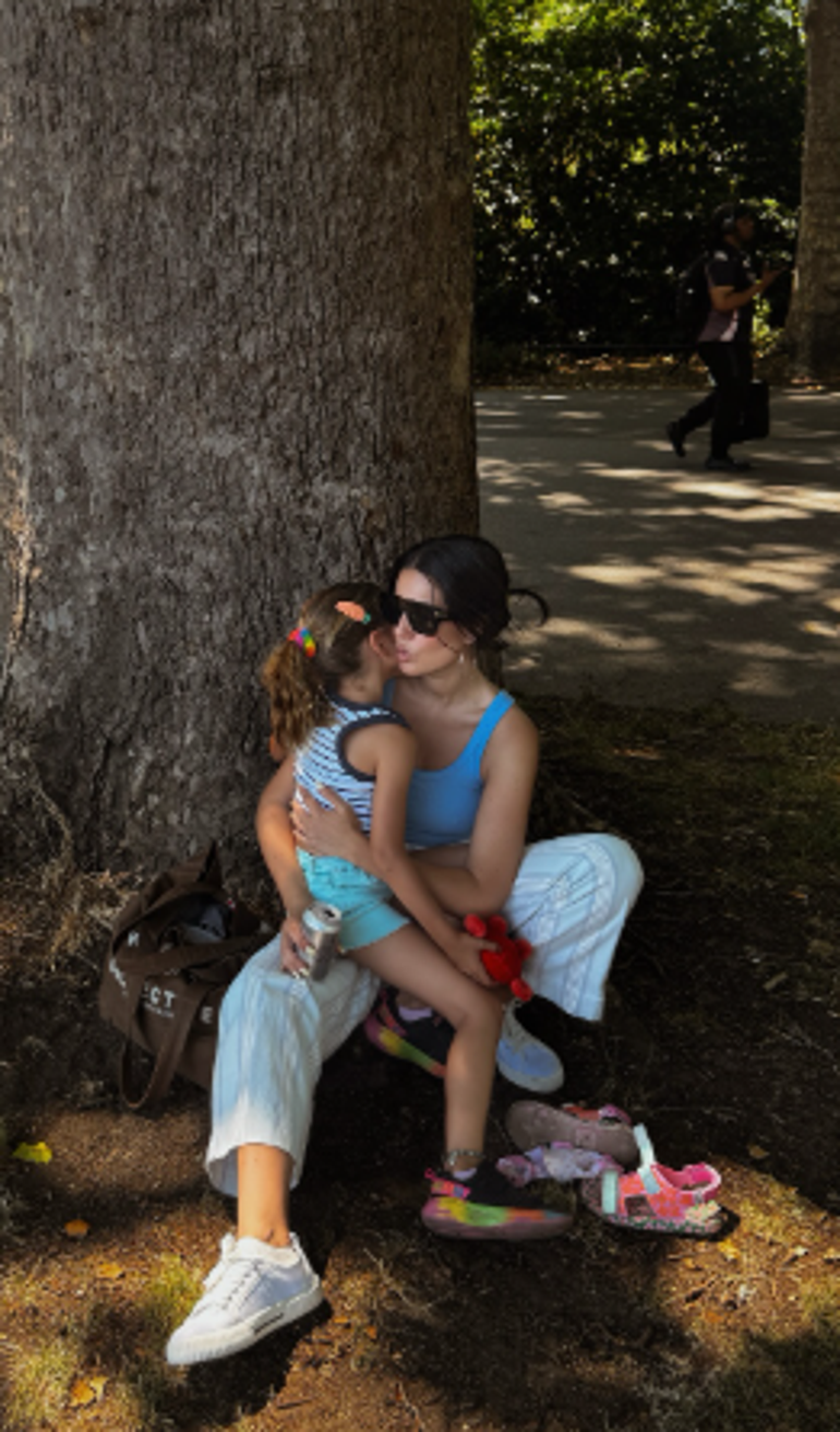 Pelin Akilin boşanma kararı sonrası yeni tatil rotası Kızlarıyla sürpriz paylaşım