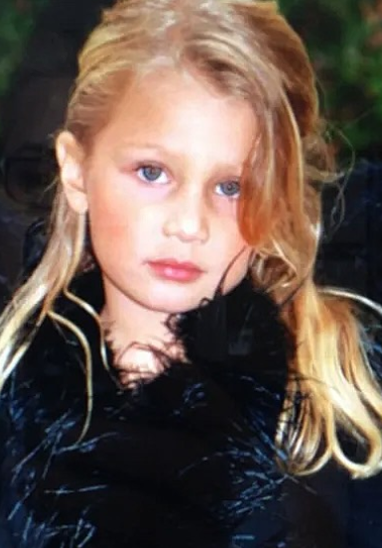 Bella Hadid çocukluk fotoğrafını paylaştı Özgür Filistin dedi