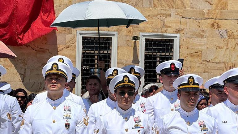 Şehit İkmal Er Semih Erdoğana vedada gözler bir anda genç kıza döndü: Duygulandıran an