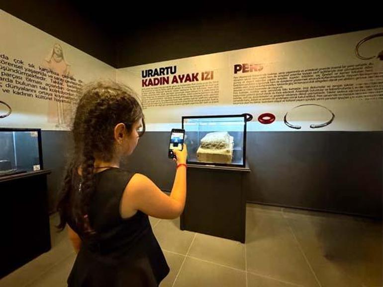 İlk kez teşhir edildi, heyecan yarattı: Sadece bir kerpiç parçası değil