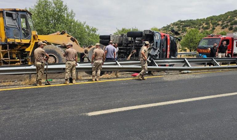 Diyarbakırda yangına giden itfaiye aracı devrilmişti Acı haber: İtfaiye eri Haydar Öz hayatını kaybetti