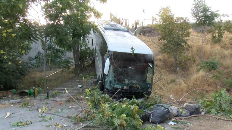 İstanbulda servis otobüsü şarampole uçtu: 8 yaralı