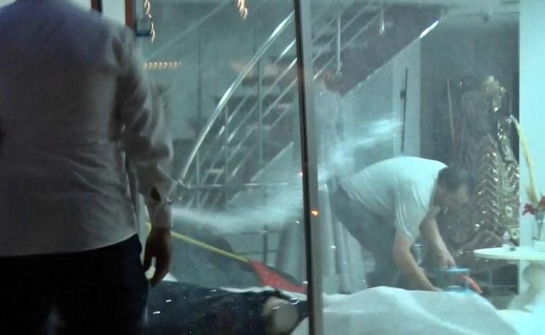 10 gün önce ekiplere köşe kapmaca oynatan adam yine sahnede Eşinin mağazasını savaş alanına çevirdi